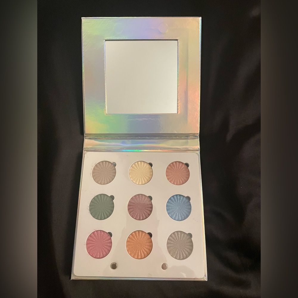 Ofra eyeshadow palette